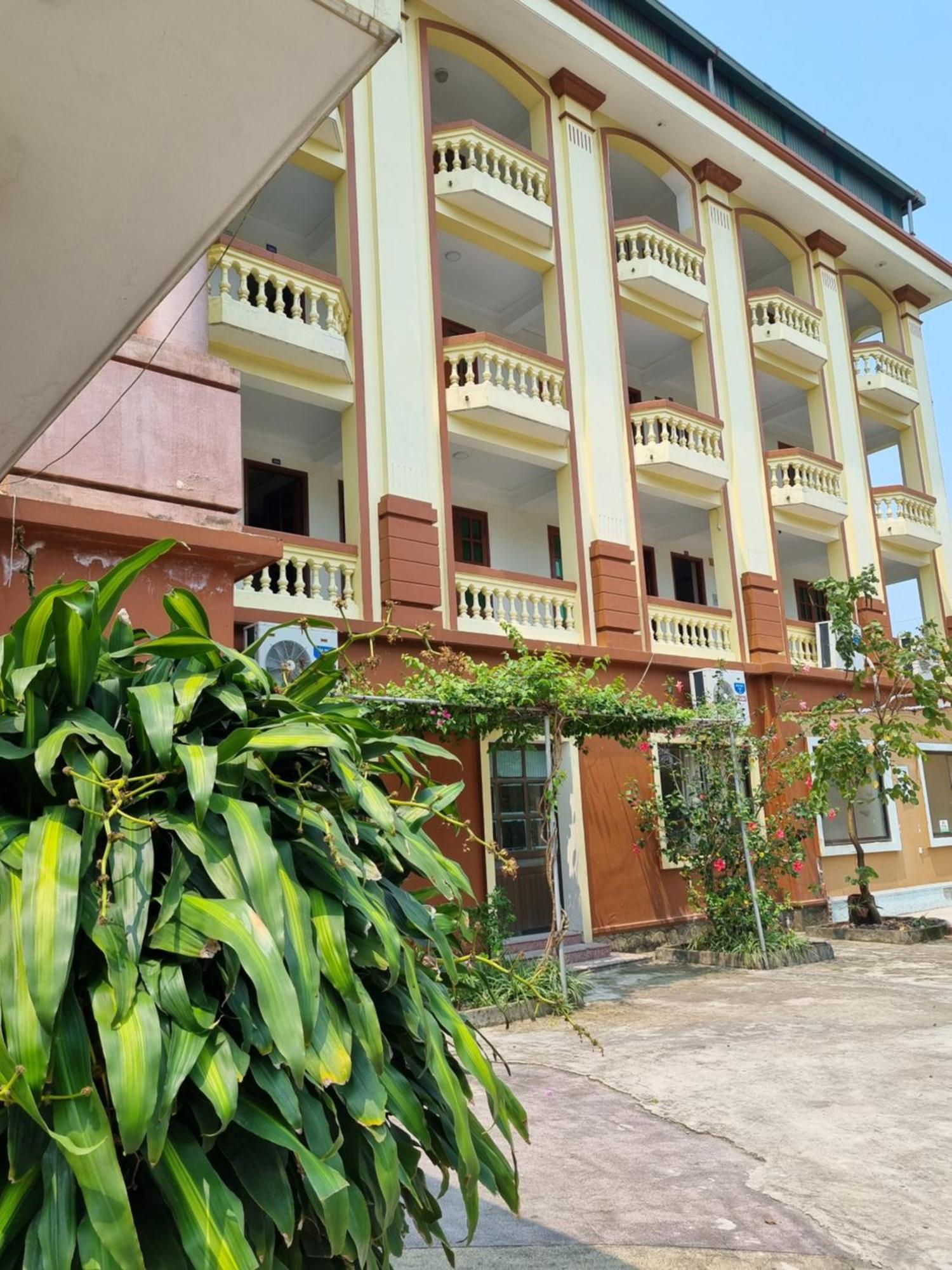 Khach San Vien Dong Hotel เกื๋อหล่อ ภายนอก รูปภาพ
